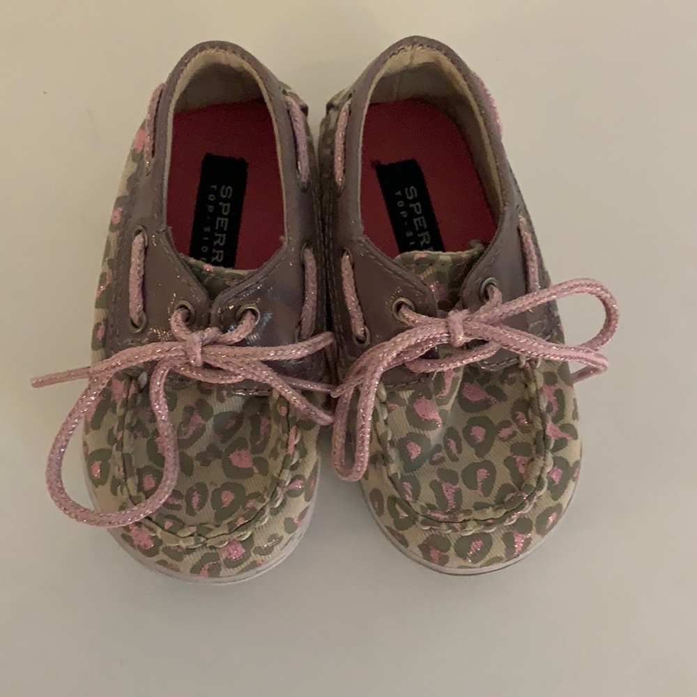 Sperry Bahama Crib shoes. Size 3M. Like new condition! Pink sparkle animal print